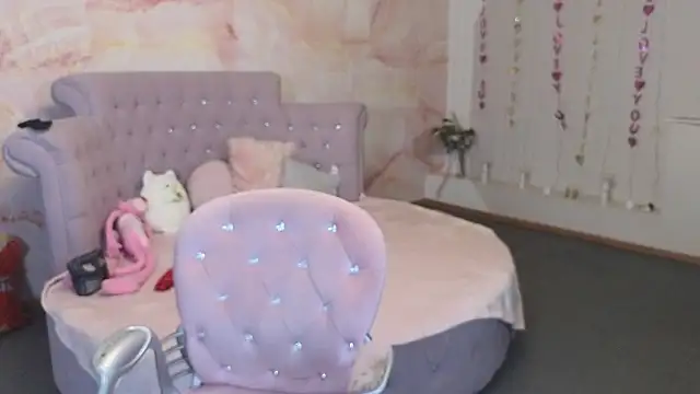 Penelope Pinky online show from February 10, 2026, 11:53 am