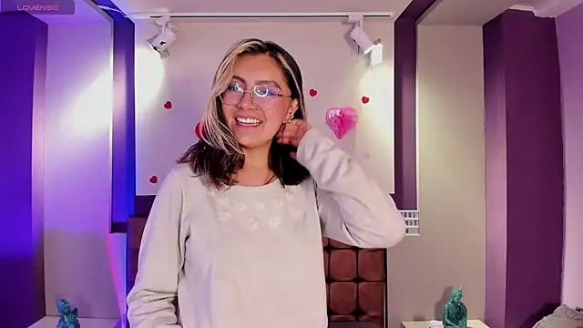 Snapshot of mila_mendoza chatting on February 21, 2025, 12:17 pm mila mendoza online show from February 21, 2025, 12:17 pm