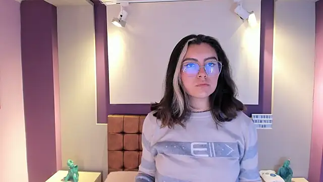 Snapshot of mila_mendoza chatting on March 15, 2025, 11:51 am mila mendoza online show from March 15, 2025, 11:51 am