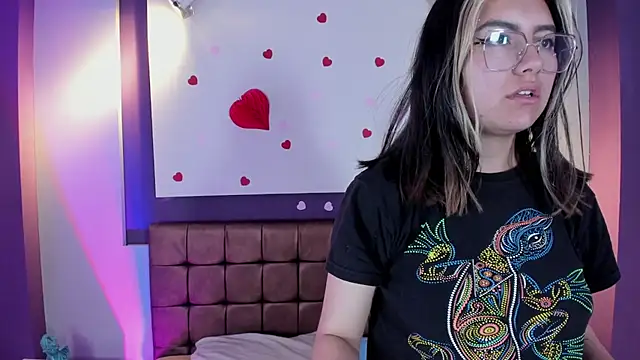 Snapshot of mila_mendoza chatting on February 13, 2025, 12:11 pm mila mendoza online show from February 13, 2025, 12:11 pm