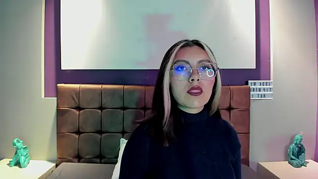 Snapshot of mila_mendoza chatting on March 11, 2025, 12:50 pm mila mendoza online show from March 11, 2025, 12:50 pm