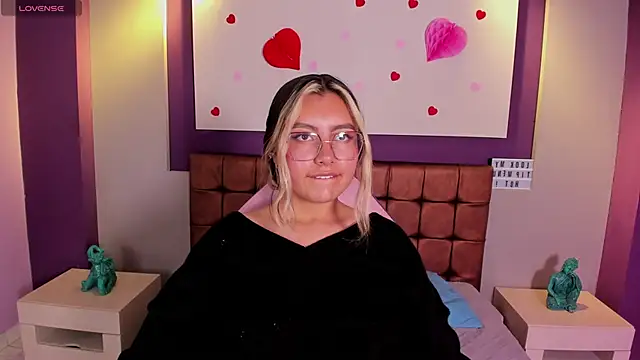 Snapshot of mila_mendoza chatting on February 8, 2025, 3:00 pm mila mendoza online show from February 8, 2025, 3:00 pm