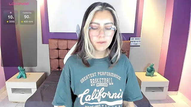 Snapshot of mila_mendoza chatting on February 3, 2025, 12:36 pm mila mendoza online show from February 3, 2025, 12:36 pm