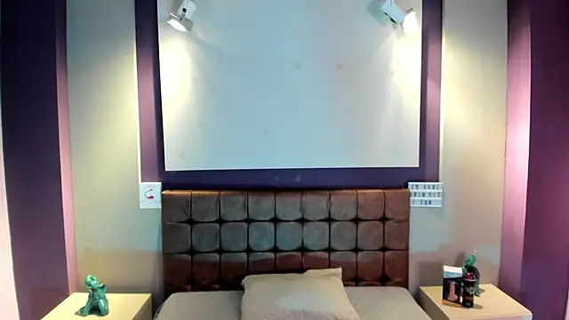 Snapshot of mila_mendoza chatting on March 20, 2025, 12:22 pm mila mendoza online show from March 20, 2025, 12:22 pm