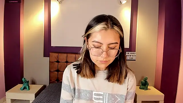 Snapshot of mila_mendoza chatting on February 1, 2025, 11:53 am mila mendoza online show from February 1, 2025, 11:53 am