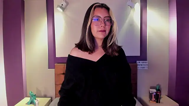 Snapshot of mila_mendoza chatting on March 21, 2025, 12:28 pm mila mendoza online show from March 21, 2025, 12:28 pm