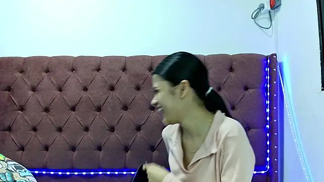 Snapshot of lau_hotfox chatting on January 29, 2025, 1:37 am lau hotfox online show from January 29, 2025, 1:37 am