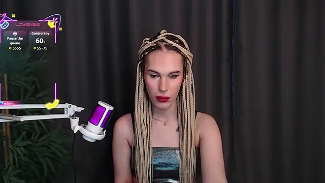 Cassie Bae online show from December 19, 2025, 8:38 am