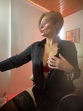 Adeellee  online show from October 12, 2025, 2:29 pm