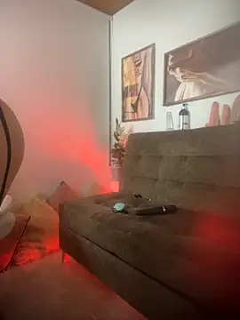 Adeellee  online show from October 3, 2025, 9:55 am