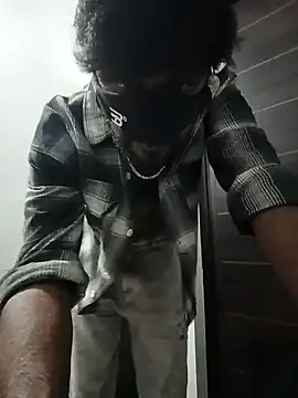 Snapshot of johnsinsexy chatting on December 17, 2024, 3:06 pm johnsinsexy online show from December 17, 2024, 3:06 pm