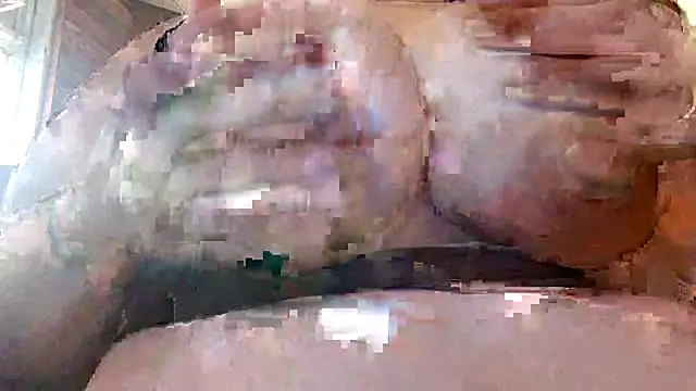 Snapshot of chrissybear84 chatting on June 19, 2026, 6:14 pm chrissybear84 online show from June 19, 2026, 6:14 pm
