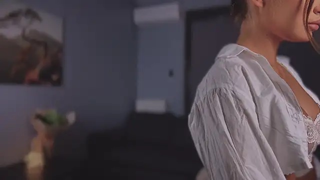 Snapshot of Viktoria_www chatting on October 27, 2025, 6:20 pm Viktoria www online show from October 27, 2025, 6:20 pm