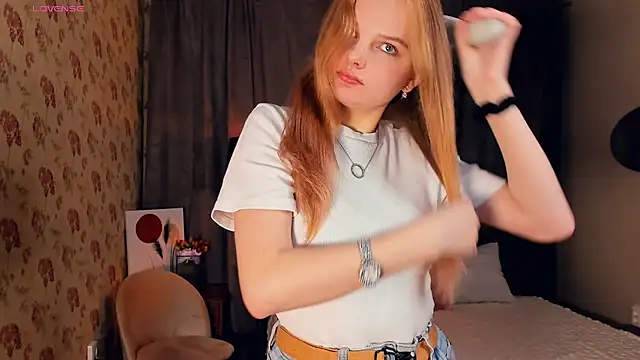 Snapshot of BlissAdes chatting on December 25, 2024, 7:34 pm BlissAdes online show from December 25, 2024, 7:34 pm