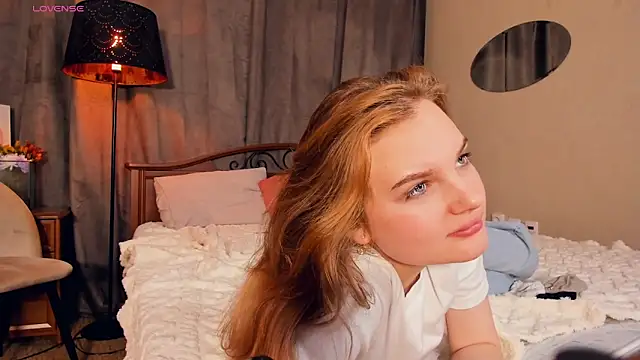 Snapshot of BlissAdes chatting on December 25, 2024, 10:37 pm BlissAdes online show from December 25, 2024, 10:37 pm