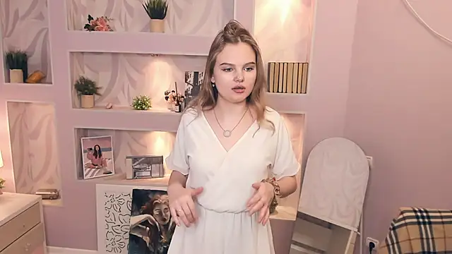 Snapshot of BlissAdes chatting on January 18, 2025, 7:48 pm BlissAdes online show from January 18, 2025, 7:48 pm