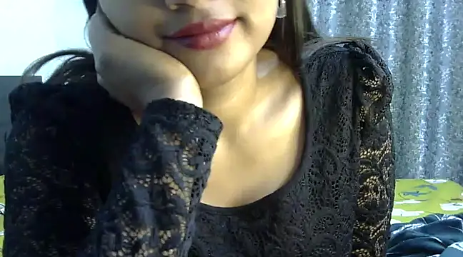 hot  surbhi online show from March 5, 2025, 5:39 pm