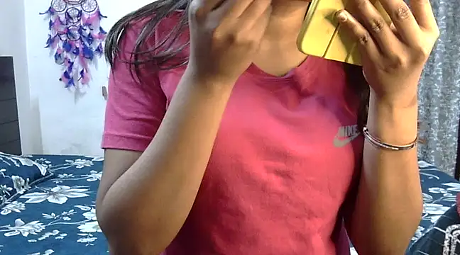 hot  surbhi online show from March 9, 2025, 12:20 pm