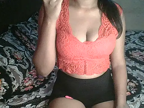 hot  surbhi online show from September 27, 2025, 3:40 pm