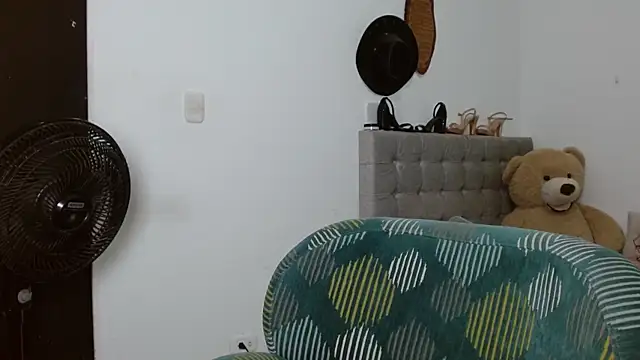 Sexy Lia  online show from April 7, 2026, 2:35 am