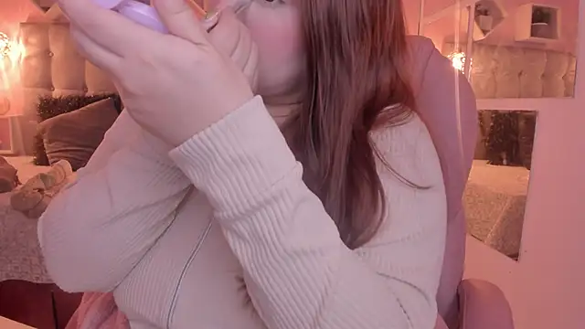 melanie hh online show from October 6, 2025, 4:24 am