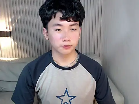 Snapshot of dangerzone0122 chatting on January 5, 2026, 7:28 pm dangerzone0122 online show from January 5, 2026, 7:28 pm