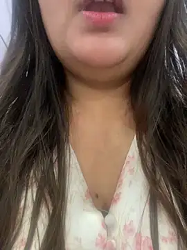 leylafleece online show from March 4, 2025, 3:15 pm