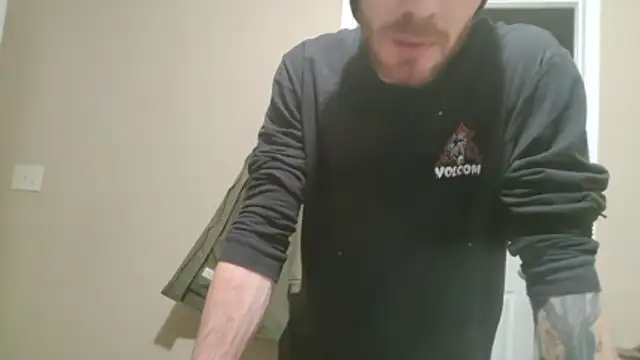 Snapshot of Huntzg23 chatting on January 19, 2026, 7:56 am Huntzg23 online show from January 19, 2026, 7:56 am