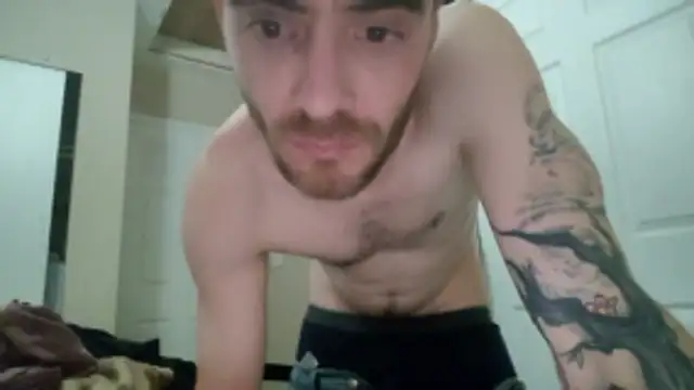 Snapshot of Huntzg23 chatting on January 18, 2026, 11:13 am Huntzg23 online show from January 18, 2026, 11:13 am