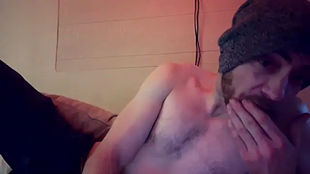 Snapshot of Huntzg23 chatting on February 6, 2026, 9:00 pm Huntzg23 online show from February 6, 2026, 9:00 pm