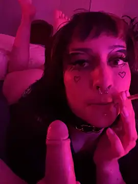 Snapshot of littlewitchxoxo chatting on February 25, 2025, 8:32 pm littlewitchxoxo online show from February 25, 2025, 8:32 pm