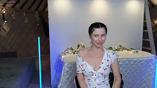 LinaJoy online show from May 31, 2026, 10:10 pm