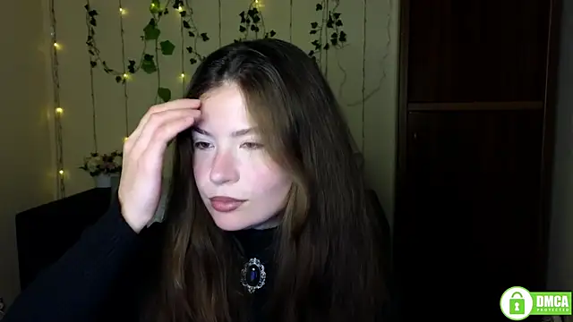 Alicia redfollow online show from November 17, 2025, 12:31 pm