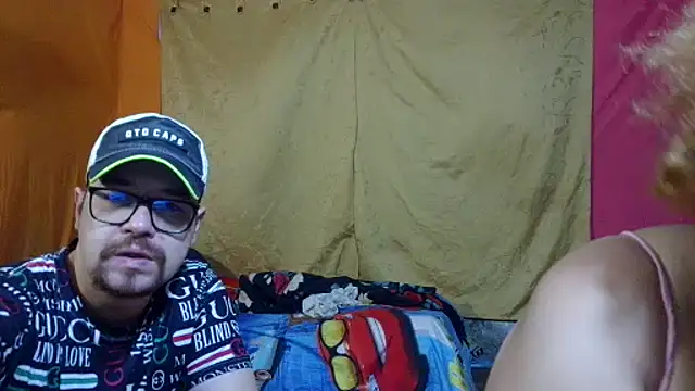 pecadodulce123 online show from November 25, 2025, 9:48 pm