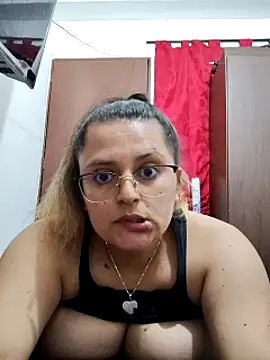 Snapshot of Miss_balloonsmila chatting on January 11, 2025, 12:22 am Miss balloonsmila online show from January 11, 2025, 12:22 am