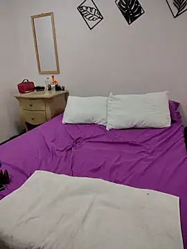 Snapshot of Miss_balloonsmila chatting on February 20, 2025, 12:52 am Miss balloonsmila online show from February 20, 2025, 12:52 am