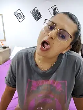Snapshot of Miss_balloonsmila chatting on March 18, 2025, 12:40 am Miss balloonsmila online show from March 18, 2025, 12:40 am
