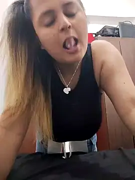 Snapshot of Miss_balloonsmila chatting on January 2, 2025, 8:57 pm Miss balloonsmila online show from January 2, 2025, 8:57 pm