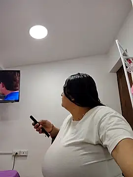 Snapshot of Miss_balloonsmila chatting on October 19, 2025, 10:56 pm Miss balloonsmila online show from October 19, 2025, 10:56 pm
