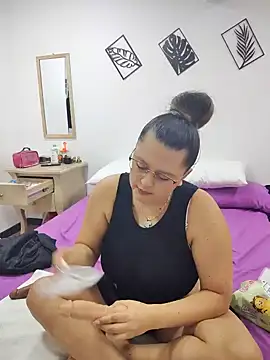 Snapshot of Miss_balloonsmila chatting on January 27, 2025, 8:28 pm Miss balloonsmila online show from January 27, 2025, 8:28 pm