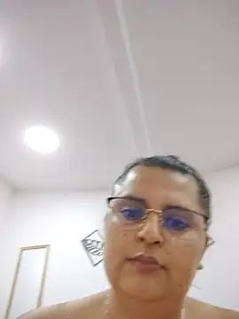 Snapshot of Miss_balloonsmila chatting on February 19, 2025, 12:35 am Miss balloonsmila online show from February 19, 2025, 12:35 am