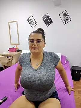 Snapshot of Miss_balloonsmila chatting on February 28, 2025, 9:55 pm Miss balloonsmila online show from February 28, 2025, 9:55 pm