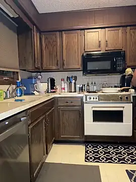 Snapshot of InterRacialFacial7296 chatting on December 21, 2025, 10:28 am InterRacialFacial7296 online show from December 21, 2025, 10:28 am