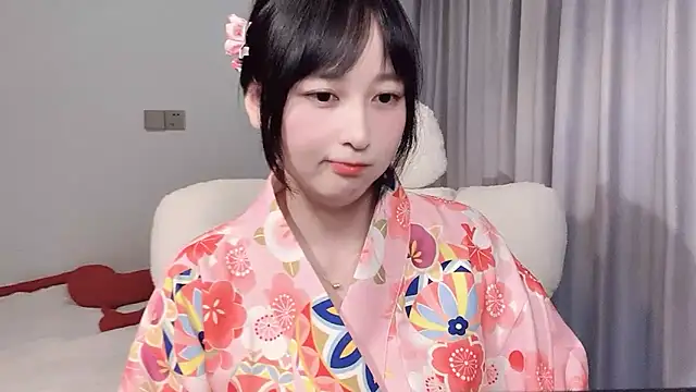 yorissss online show from October 9, 2025, 2:23 am