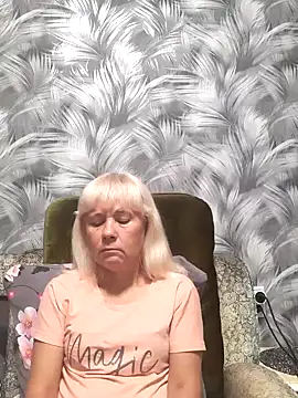 Snapshot of sakura_blonde chatting on October 12, 2025, 7:54 am sakura blonde online show from October 12, 2025, 7:54 am