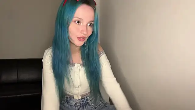 bumble bee online show from January 16, 2025, 11:58 am