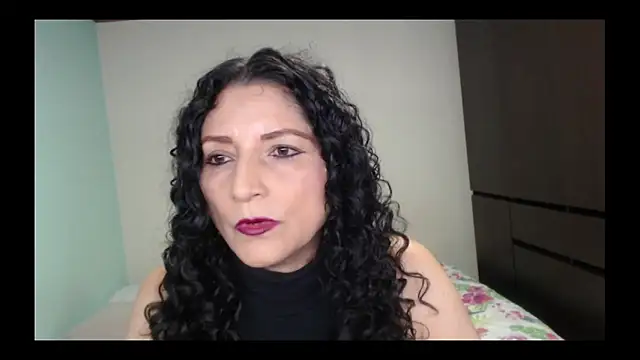 Snapshot of arianna_ros3 chatting on March 3, 2026, 1:12 am arianna ros3 online show from March 3, 2026, 1:12 am