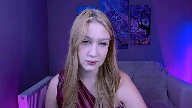 playful sophie online show from November 19, 2025, 8:31 pm