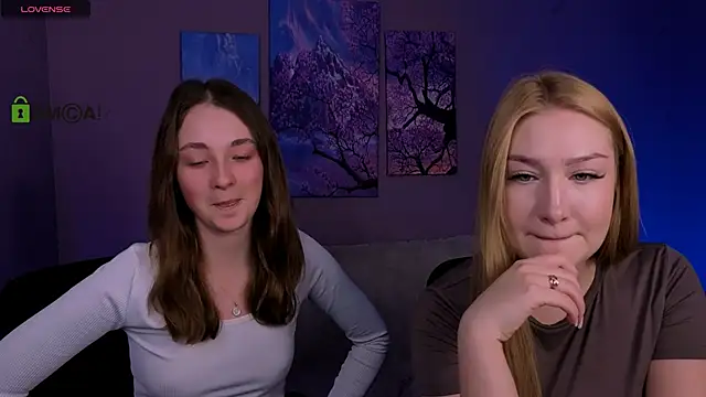 Snapshot of playful_sophie chatting on February 4, 2026, 8:15 pm playful sophie online show from February 4, 2026, 8:15 pm