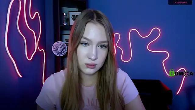 playful sophie online show from September 30, 2025, 5:19 pm